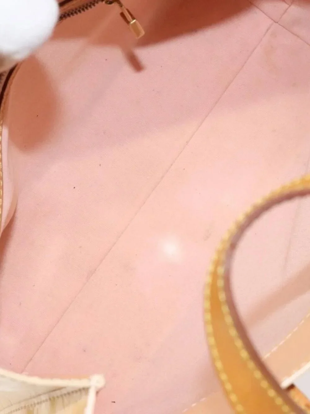 LOUIS VUITTON Monogram Vernis Reade PM Bag Marshmallow Pink M91306 Auth 116202 - Picture 11 of 16